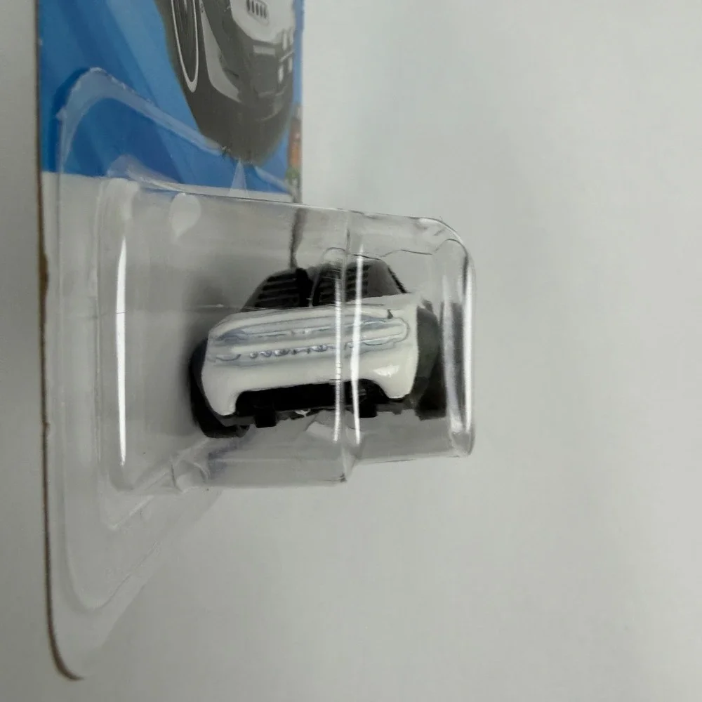 Hot Wheels Mazda MX-5 Miata White HW Dream Garage 2025 1/5 JJJ02 JDM Tuner‎